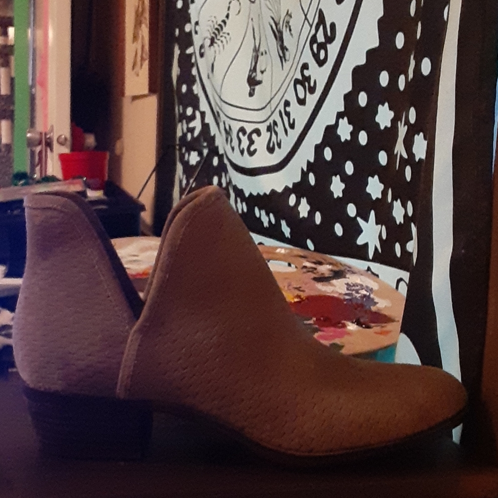 Womens shoe size 12m